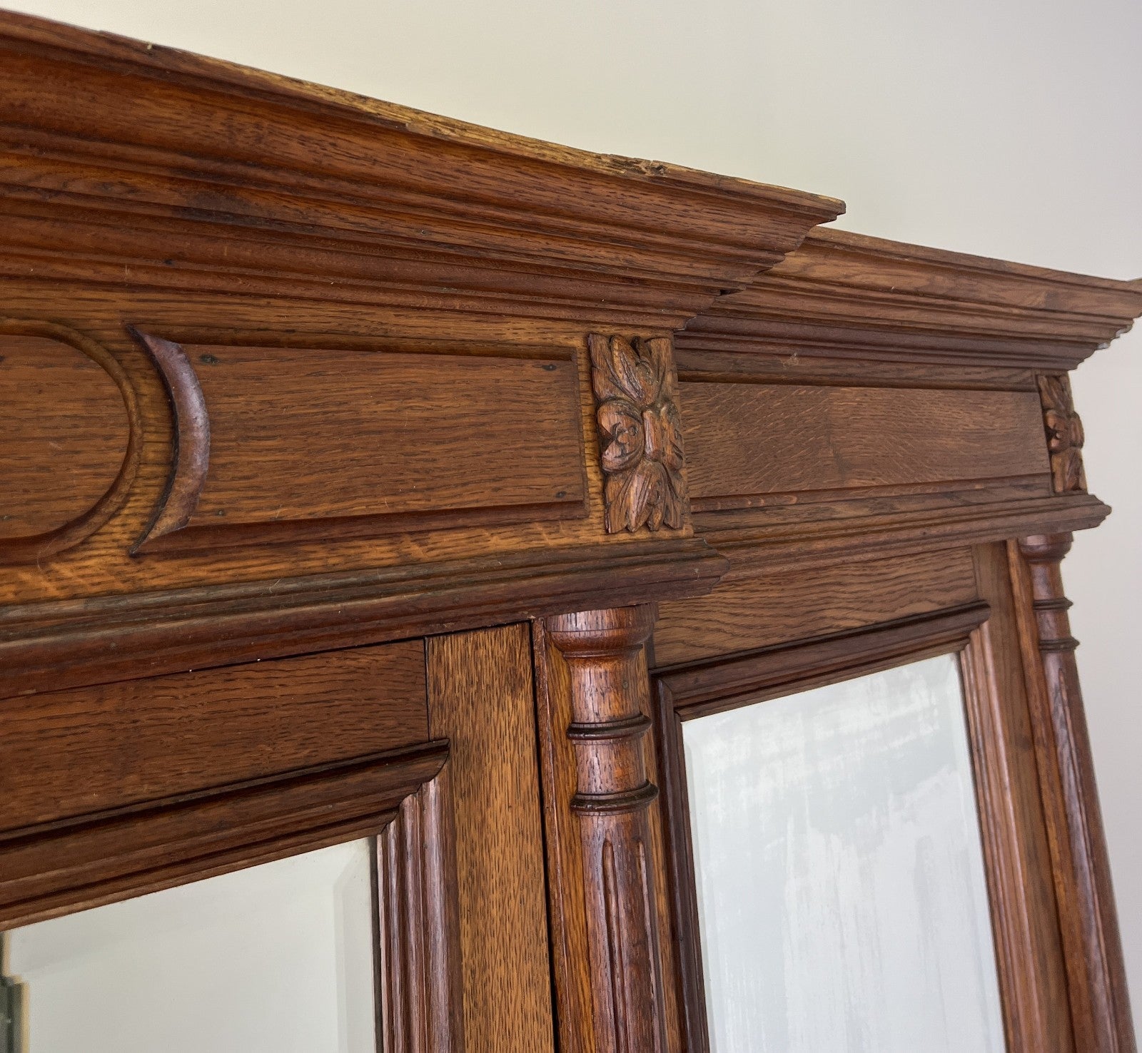 Wardrobe Antique French Style Oak Three Door Carved Mirrored Armoire LOT 623112