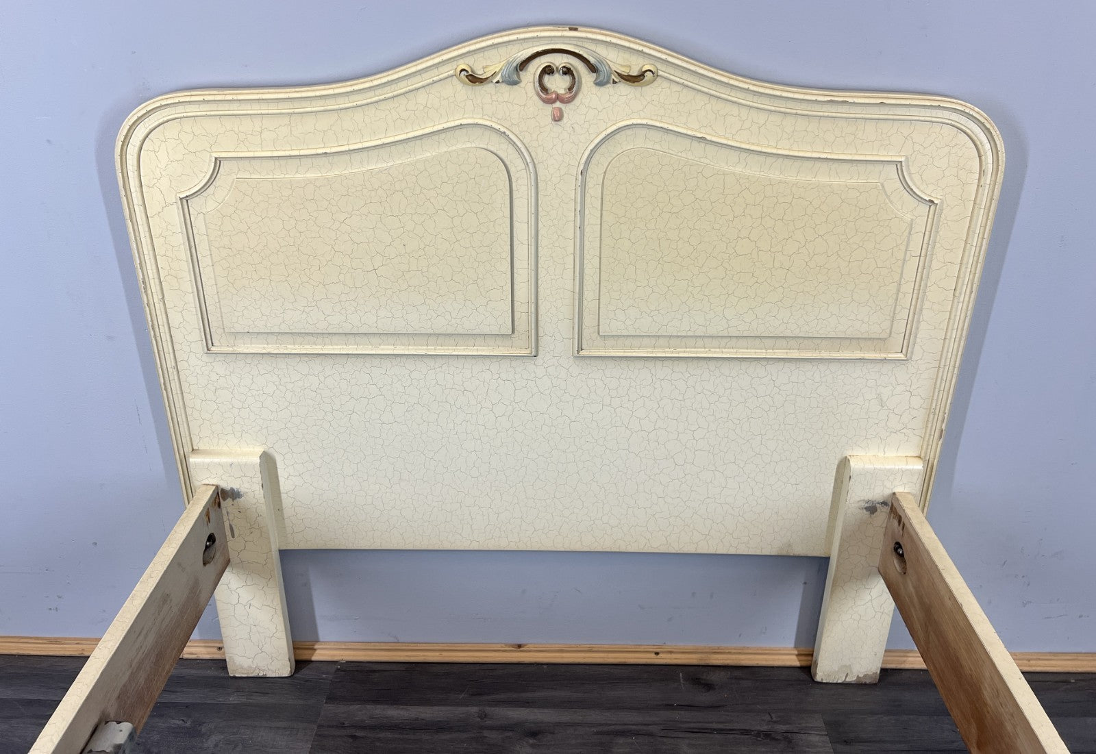 Bed Vintage French Shabby Chic Single Bed Frame Carved Headboard LOT 45969