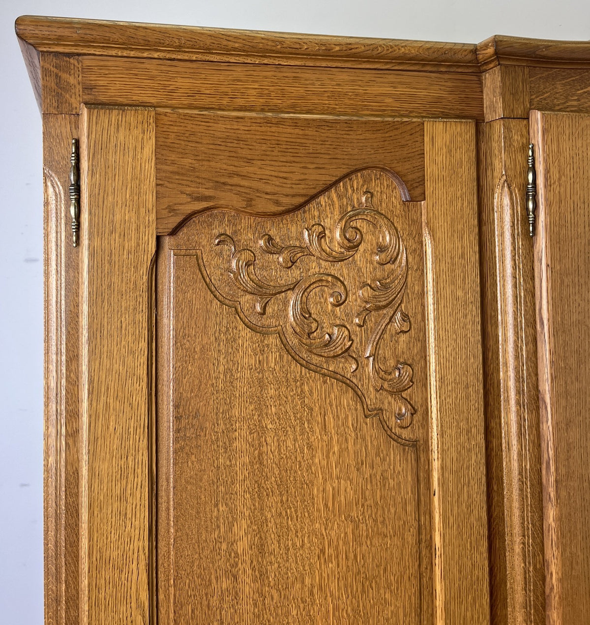 Wardrobe Vintage French Louis XVI Style Oak Four Door Carved Armoire LOT 64552
