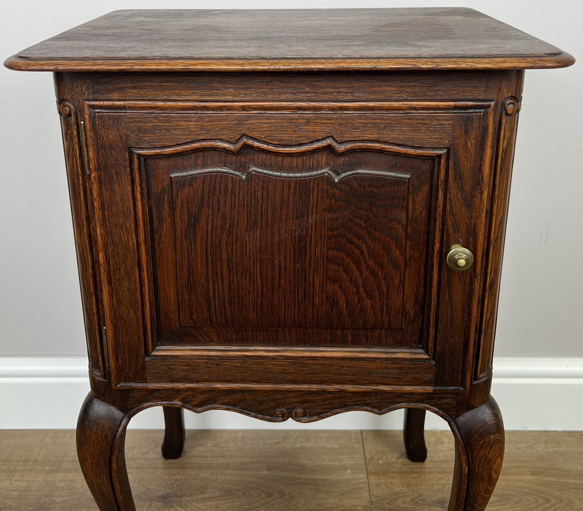 Bedside Table Vintage French Louis Style Oak Nightstand Carved Cabinet LOT 63143