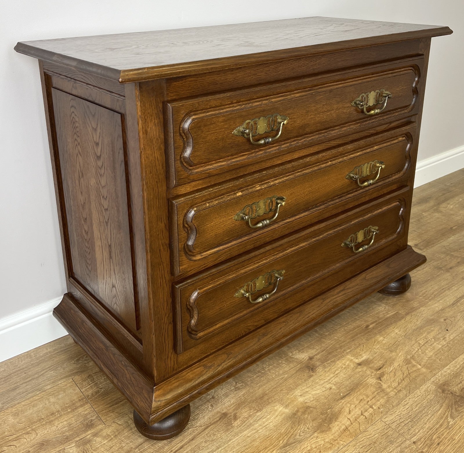 Chest of Drawers Vintage French Style 3 Drawer Carved Cabinet LOT 49742