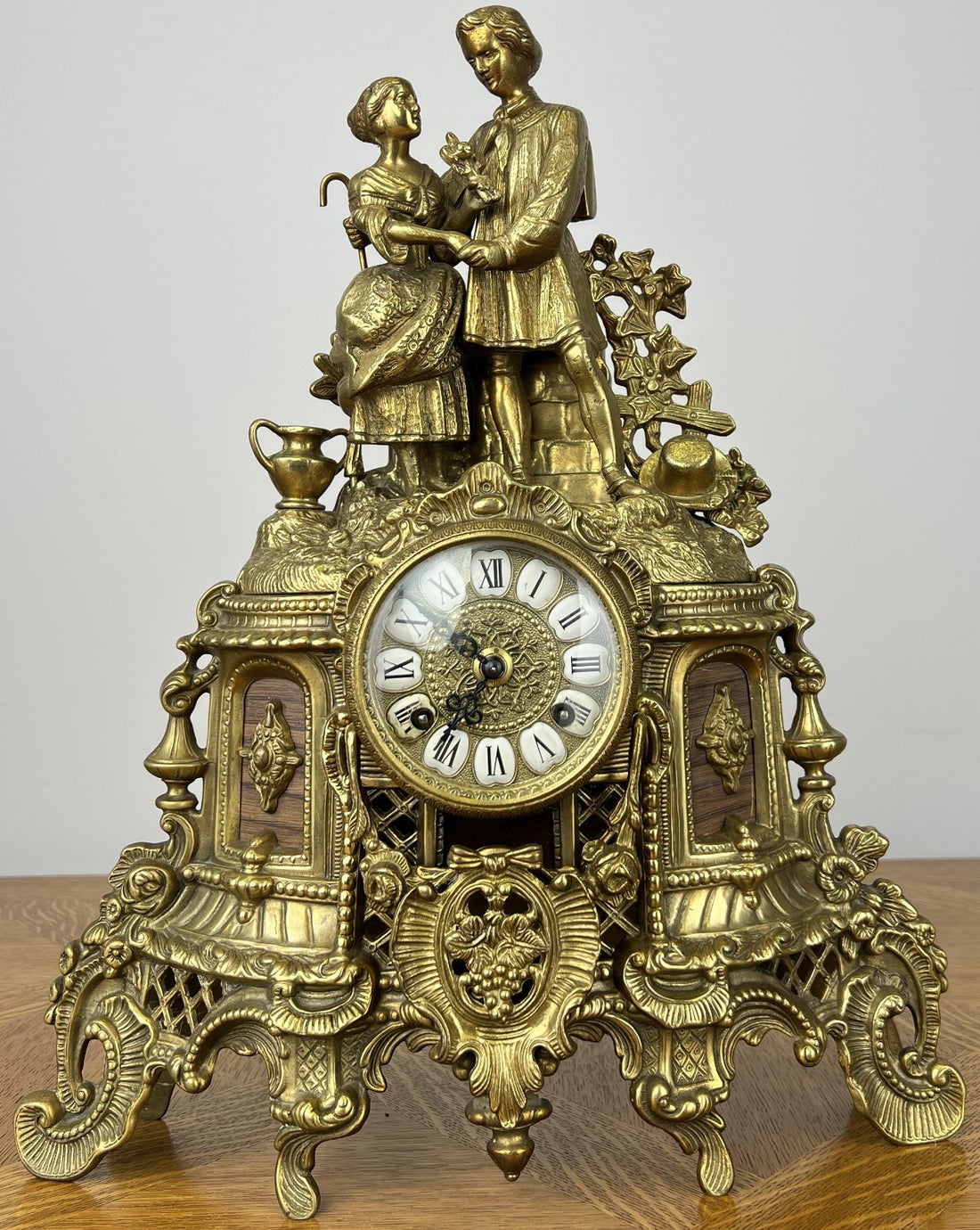 Clock Vintage French Brass Ornate Romantic Couple Mantel Clock LOT 60520