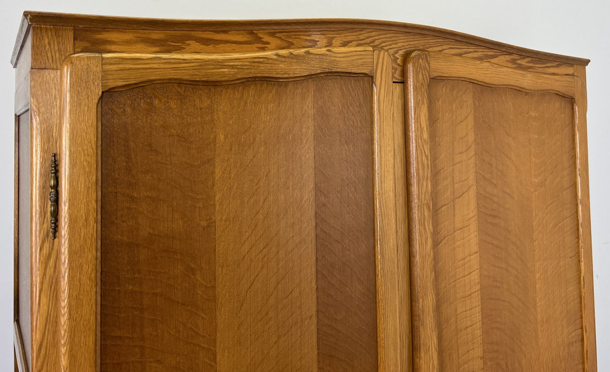 Wardrobe Vintage French Louis Oak Two Door Bedroom Storage Armoire LOT 6536