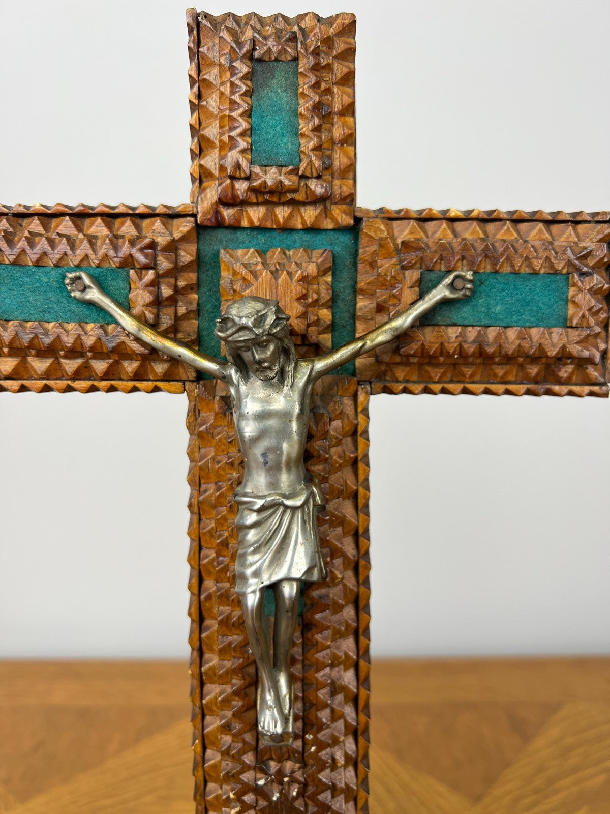 Crucifix Vintage French Style Walnut Religious Cross Metal Figurine LOT 60514