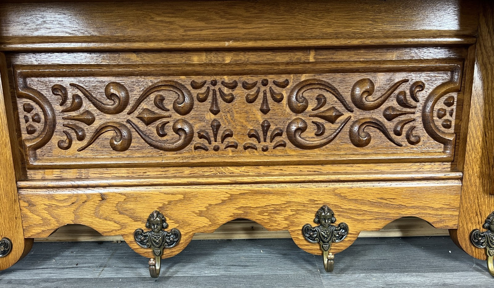 French Vintage Style Coat Rack Oak 4 Hooks Ornate Wall Shelf Coat LOT 46904