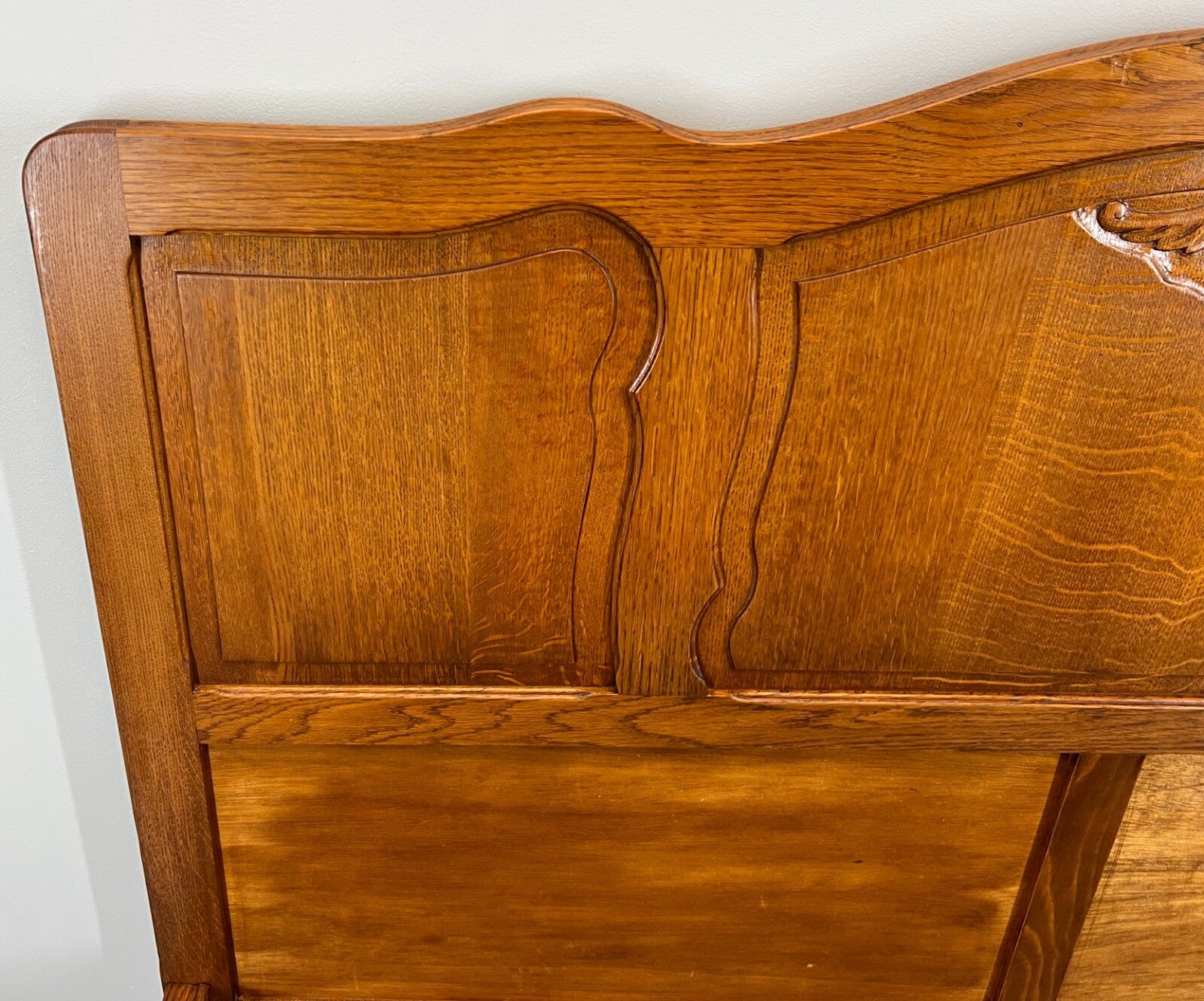Bed Vintage French Louis XVI Oak Double Bed Frame Carved Headboard LOT 36647