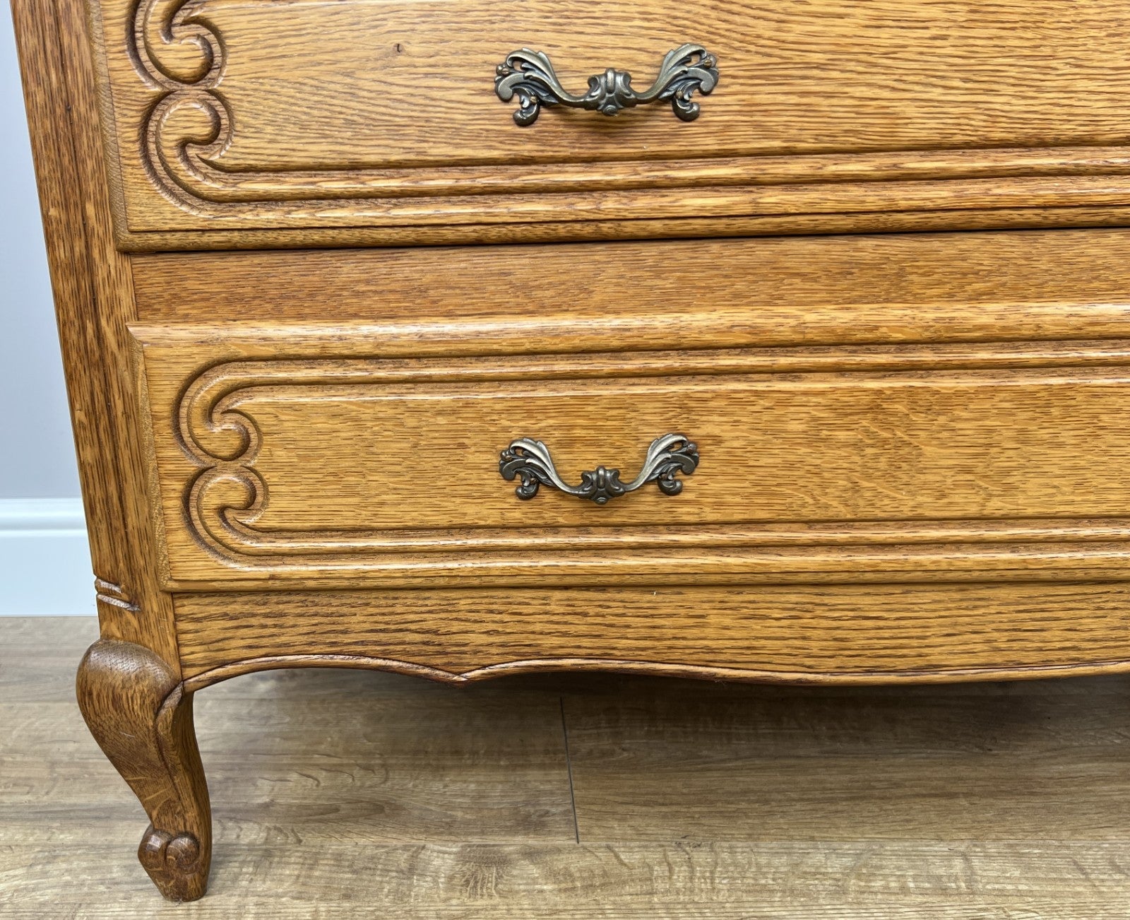 Chest of Drawers Vintage French Louis Oak 3 Drawers Carved Cabinet LOT 62547