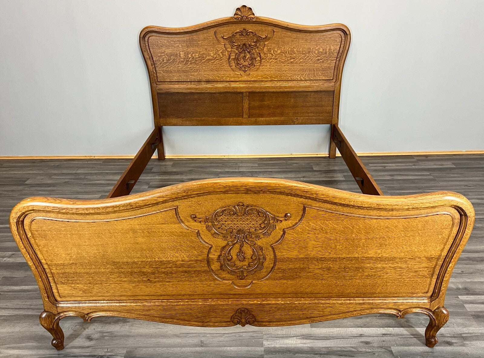 Bed Vintage French Louis XVI Oak Double Bed Frame Carved Headboard LOT 36670