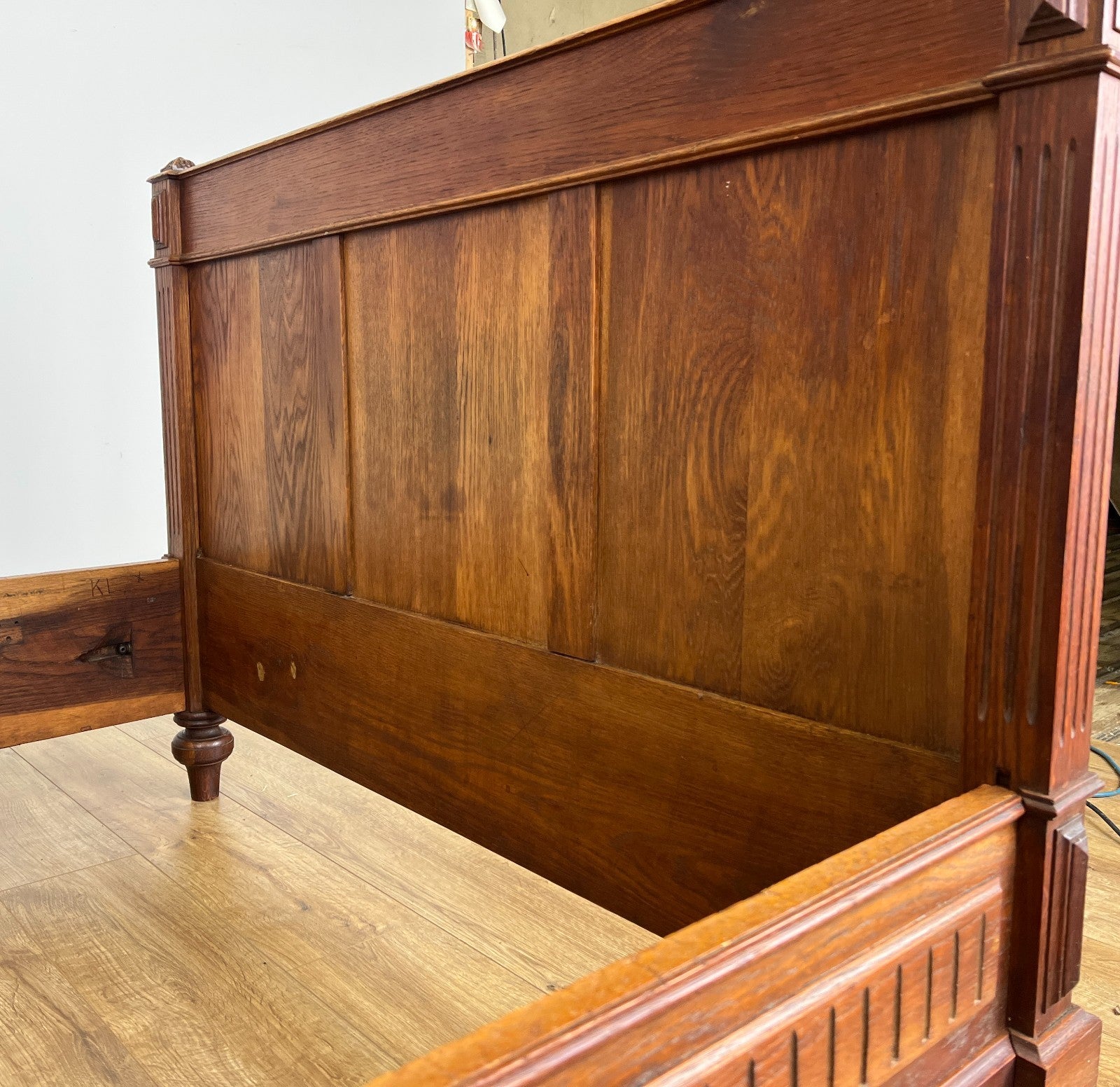 Bed Antique French Style Oak Double Bed Frame Carved Headboard LOT 609418