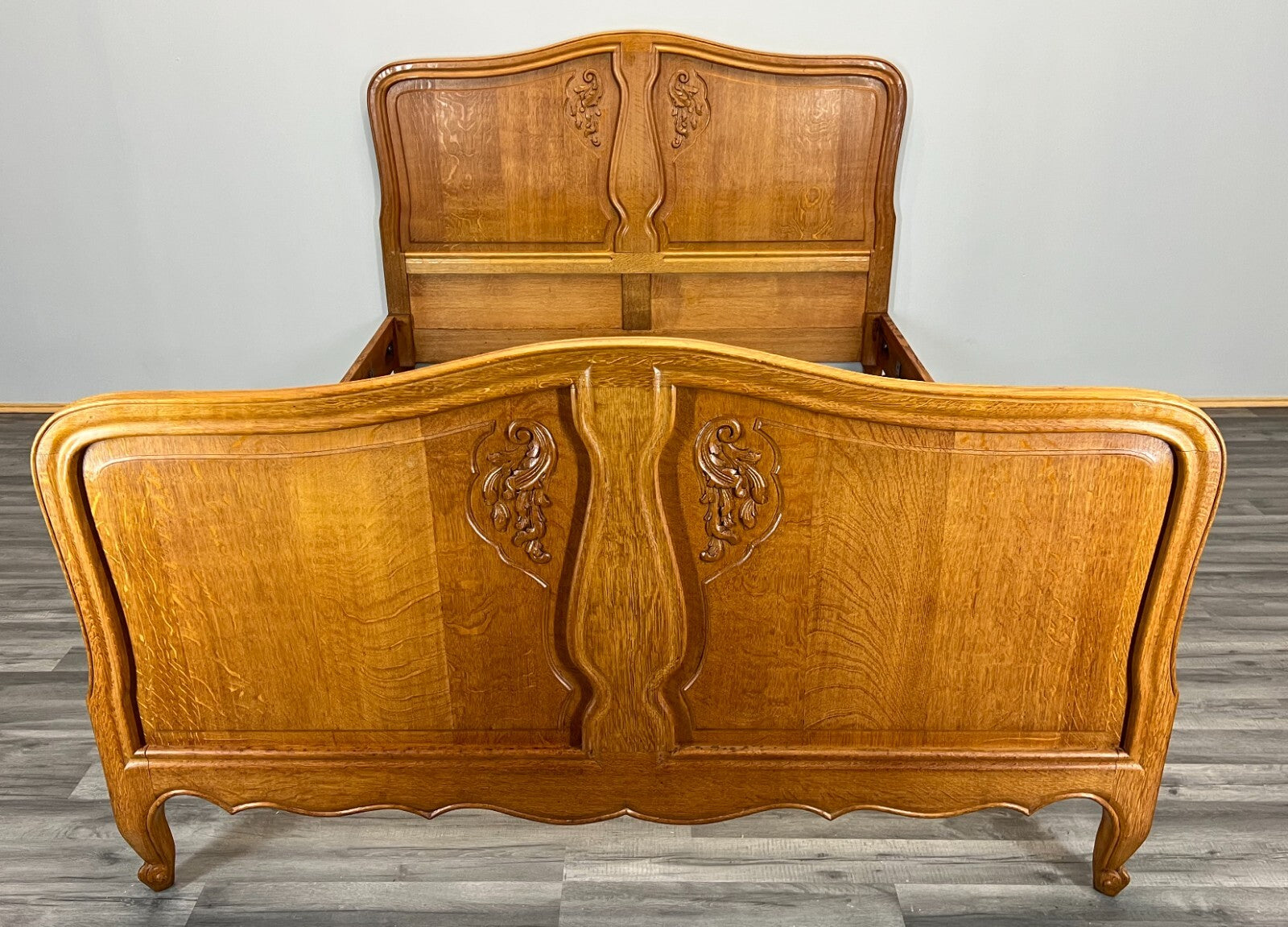 Bed Vintage French Louis XVI Double Bed Frame Oak Carved Headboard LOT 36540