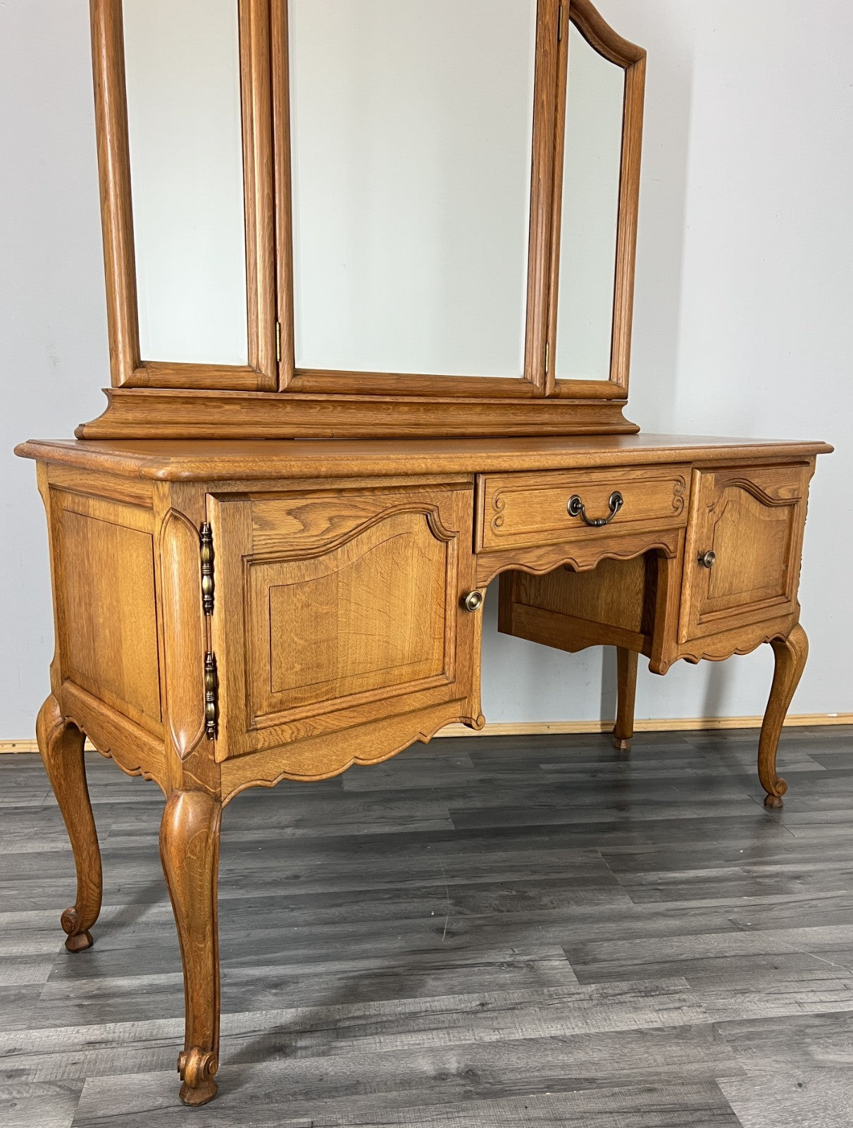 Vintage Dressing Table with mirror French Louis Oak Vanity Table Makeup LOT 45601