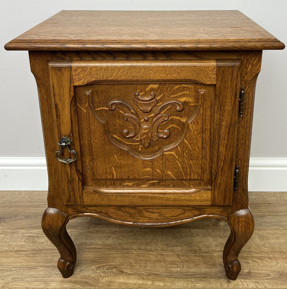 Bedside Table Vintage French Louis Style Oak Nightstand Carved Cabinet LOT 63000