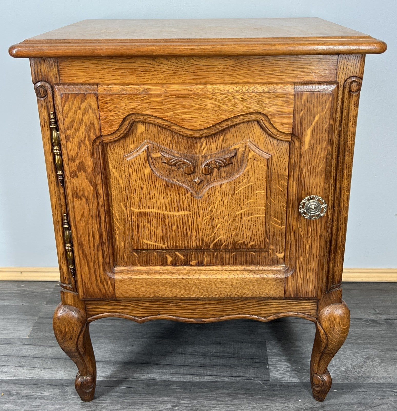 Pair of Bedside Tables Vintage French Louis Oak  Nightstands Cabinets LOT 44423