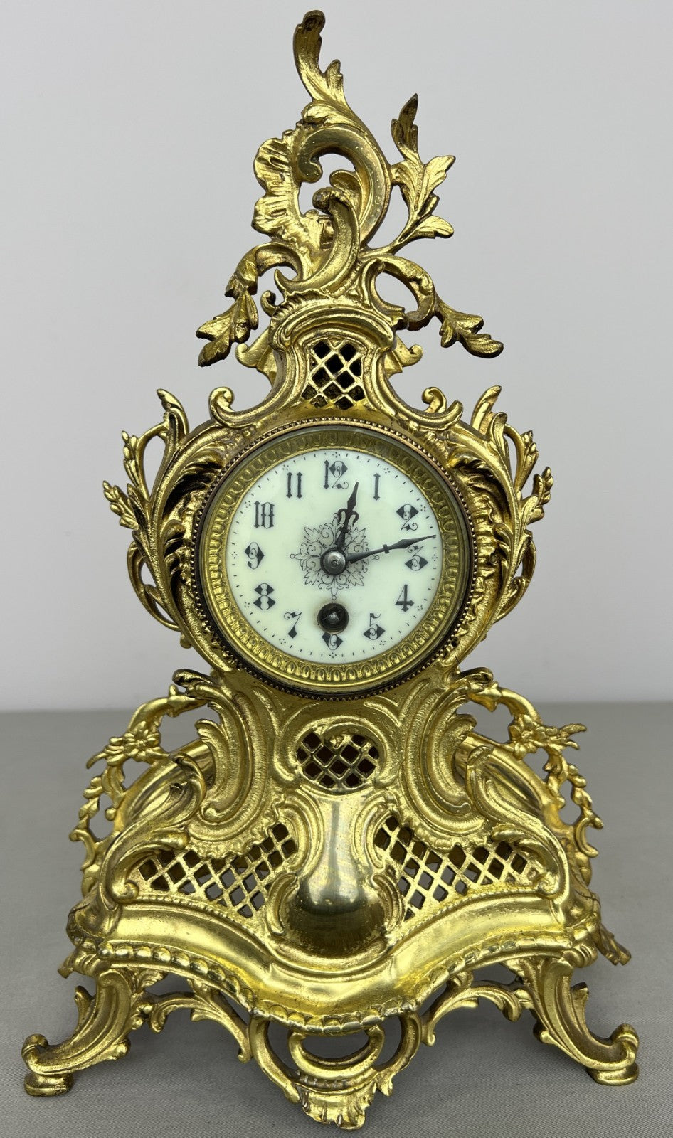 Clock Vintage French Style Brass Ornate Mantel Clock with Key LOT 6474