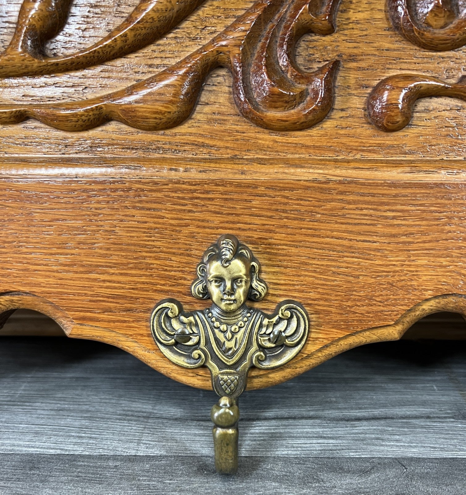 French Vintage Style Coat Rack Oak 5 Hooks Ornate Wall Shelf Coat LOT 46914