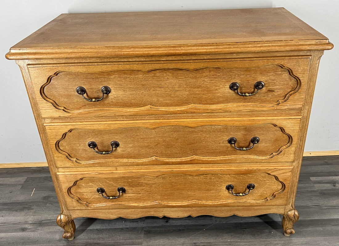 Chest of Drawers Vintage French Louis Oak 3 Drawers Carved Cabinet LOT 44640