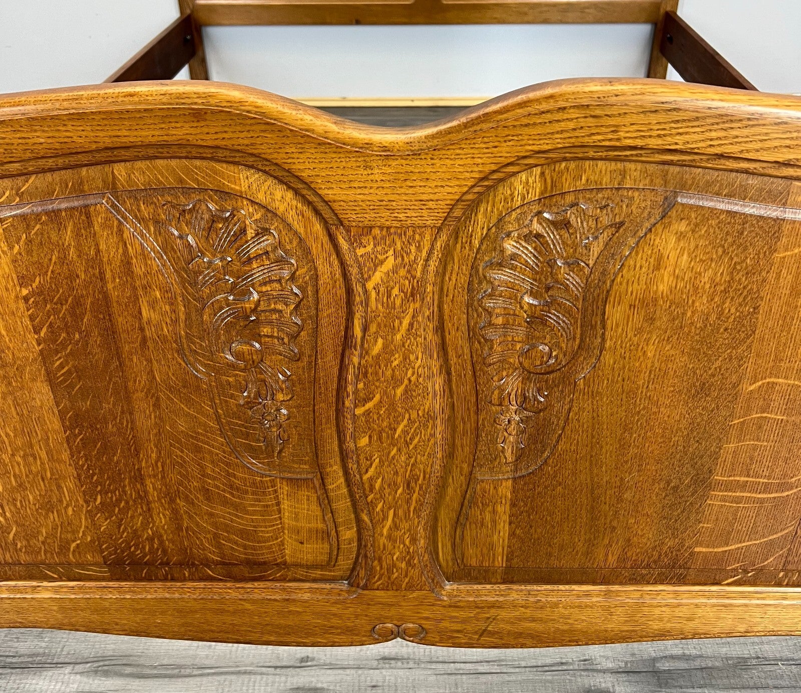 Bed Vintage French Louis XVI Oak Double Bed Frame Carved Headboard LOT 30136