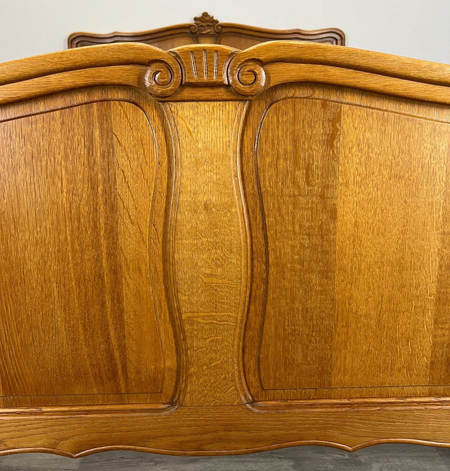 Bed Vintage French Louis XVI Oak Double Bed Frame Carved Headboard LOT 33395