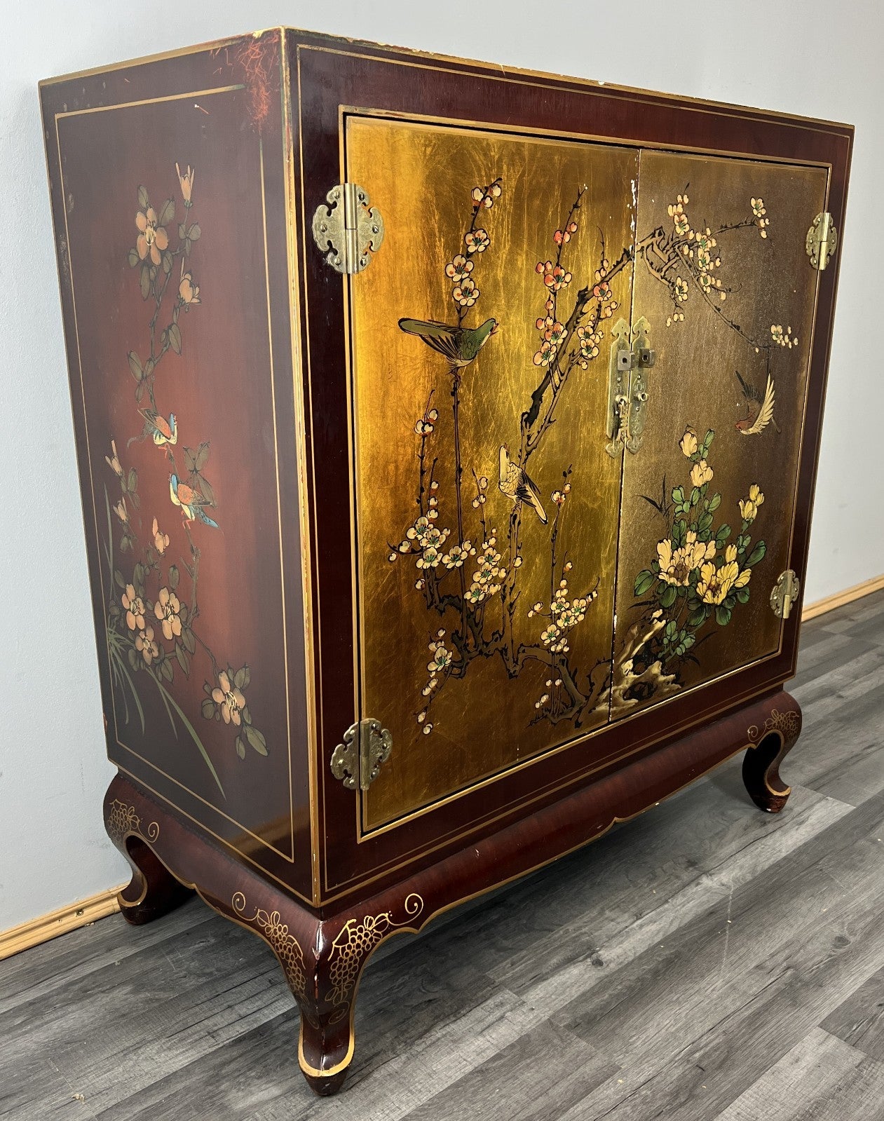 Cabinet Vintage Chinese Hand Painted Floral Bird Lacquer Sideboard LOT 439610