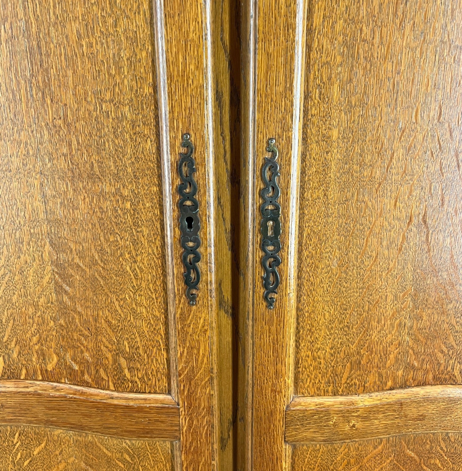 595064