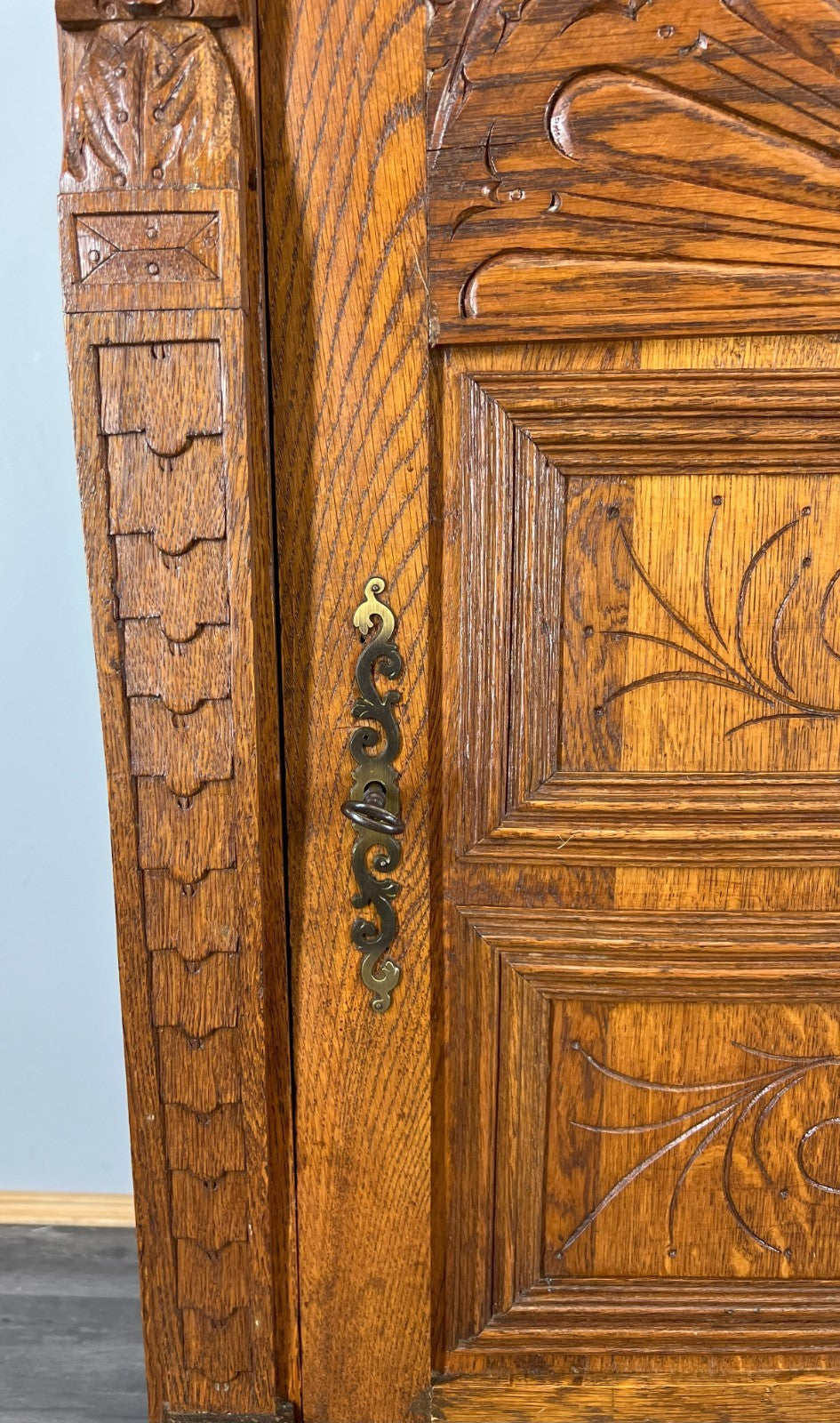 Cabinet Antique French Oak Carved Lion Mask Detail Cupboard with Key LOT 4053