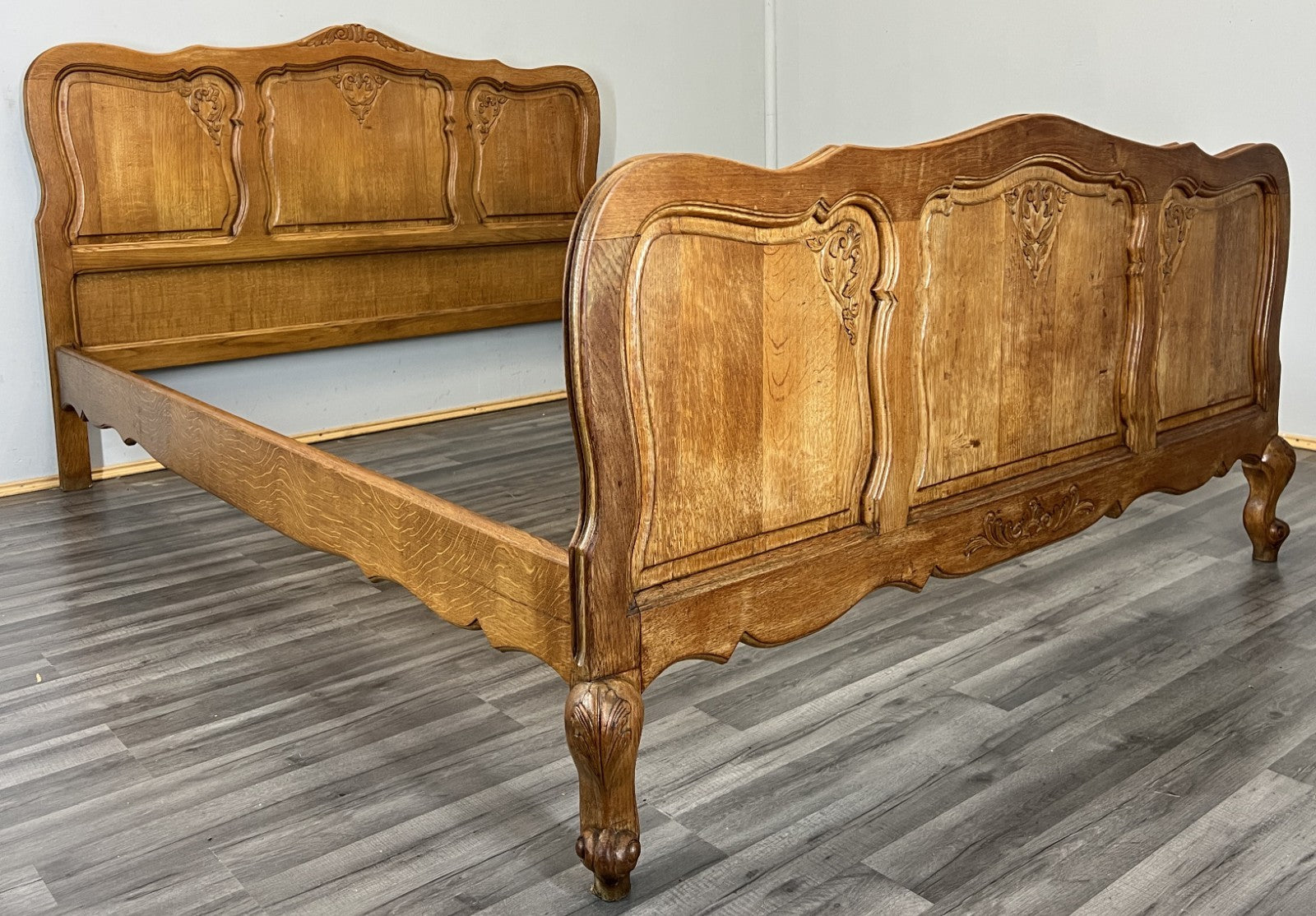 Bed Vintage French Louis XVI Double Bed Frame Oak Carved Headboard LOT 46031