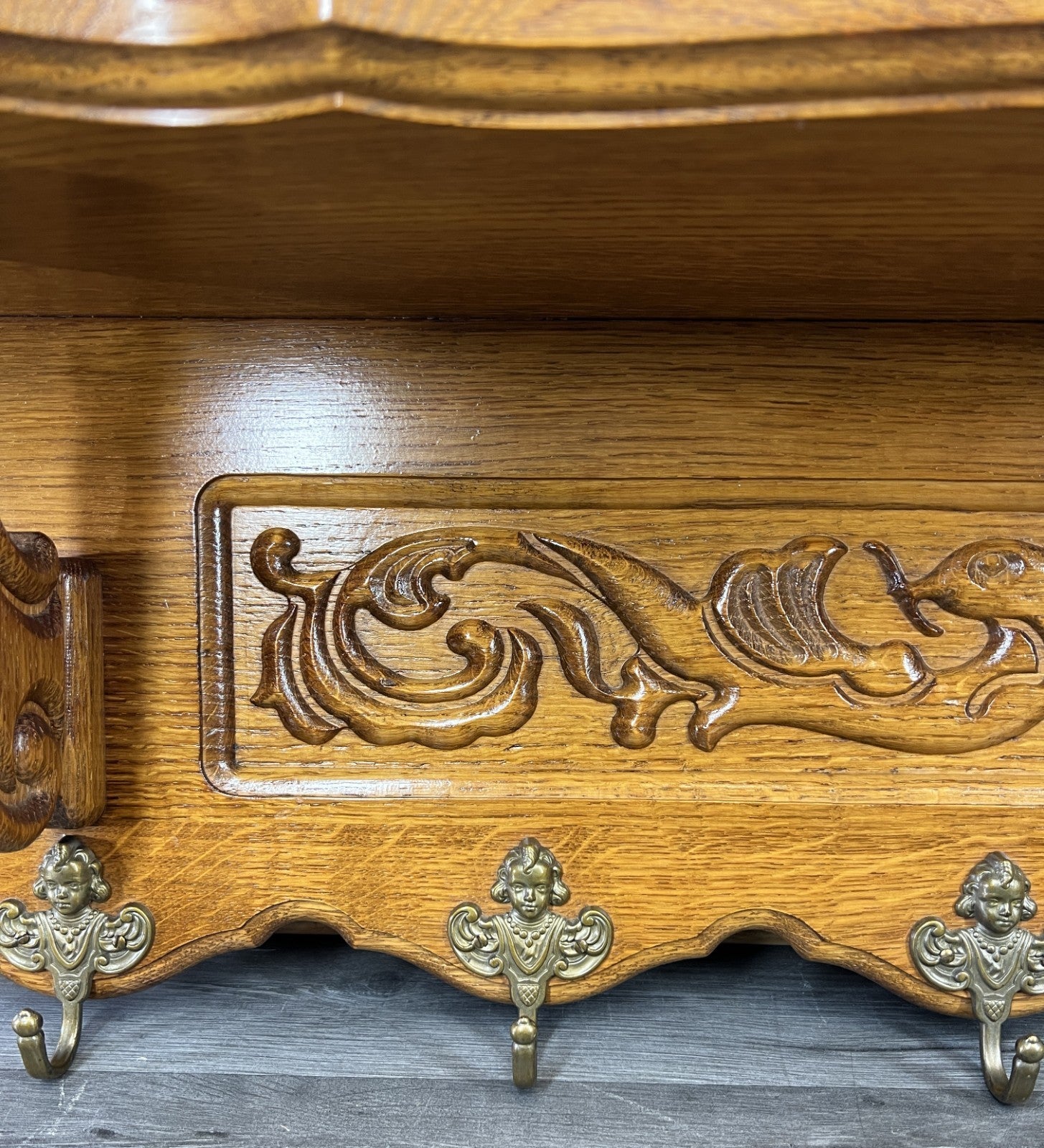 French Vintage Style Coat Rack Oak 6 Hooks Ornate Wall Shelf Coat LOT 46943
