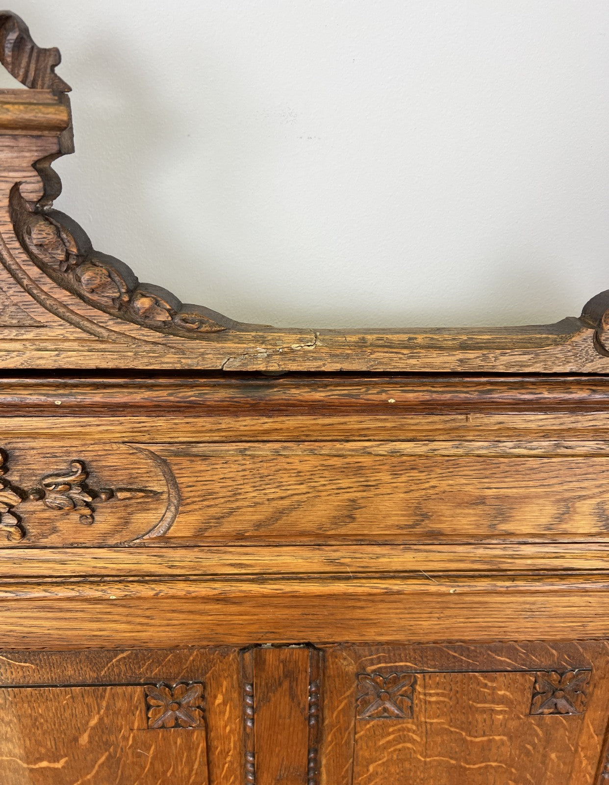 Bed Antique French Style Oak Double Bed Frame Carved Headboard LOT 615112