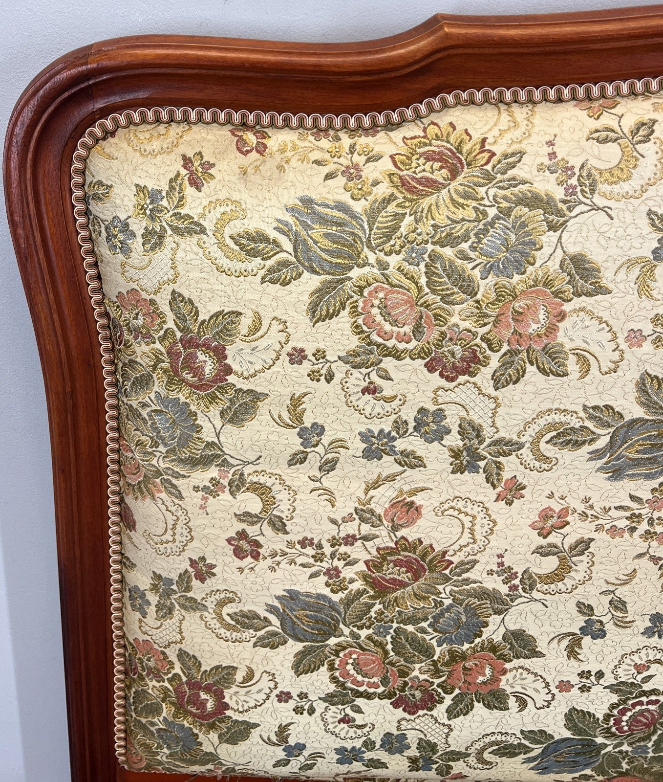 Bed Vintage French Style Double Bed Frame Carved Headboard LOT 46246