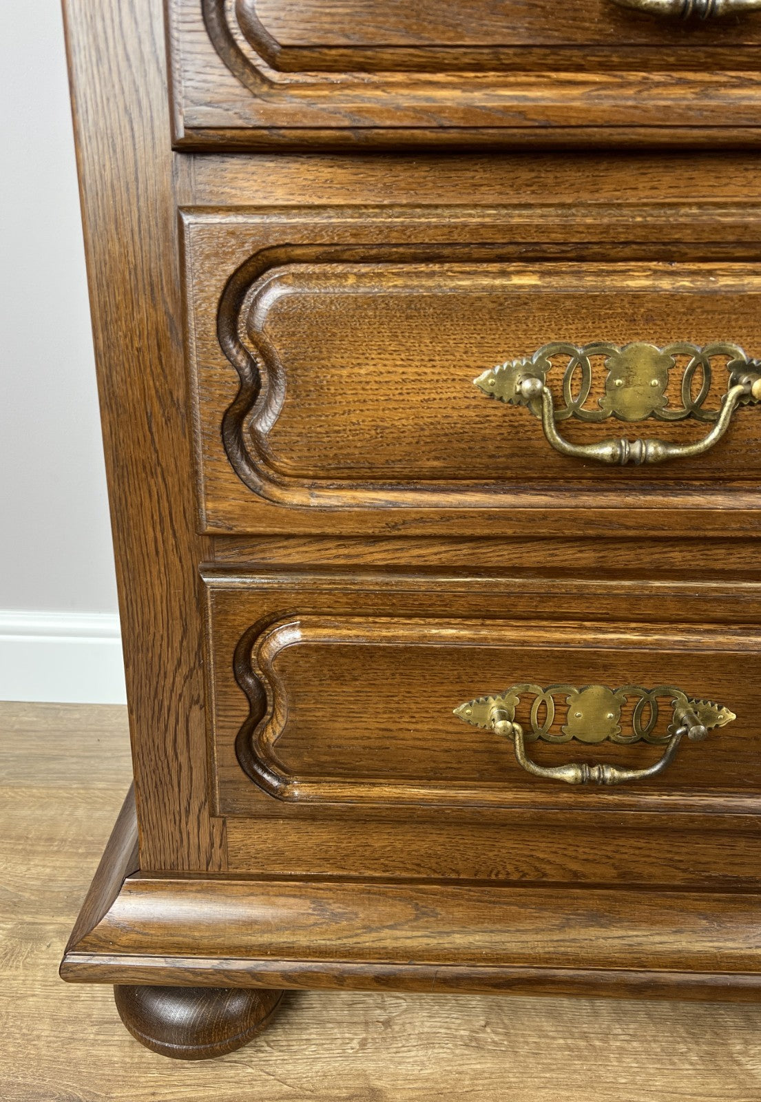 Chest of Drawers Vintage French Style 3 Drawer Carved Cabinet LOT 49745