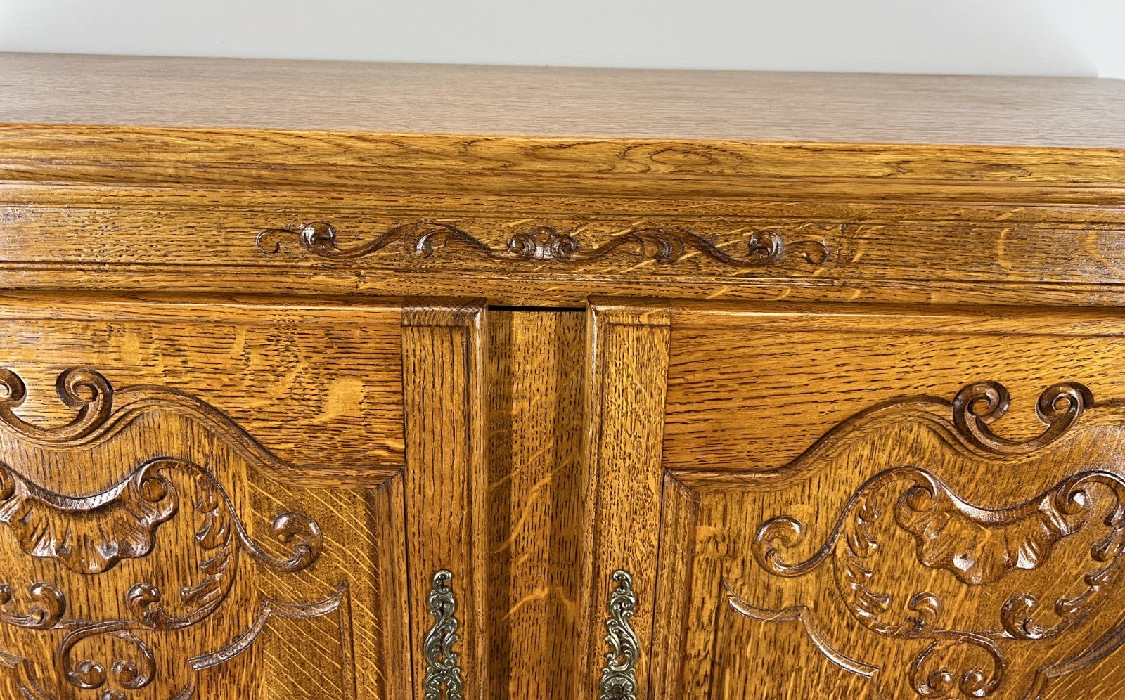 Cabinet Vintage French Louis XVI Style Oak Cupboard Carved Sideboard LOT 40174