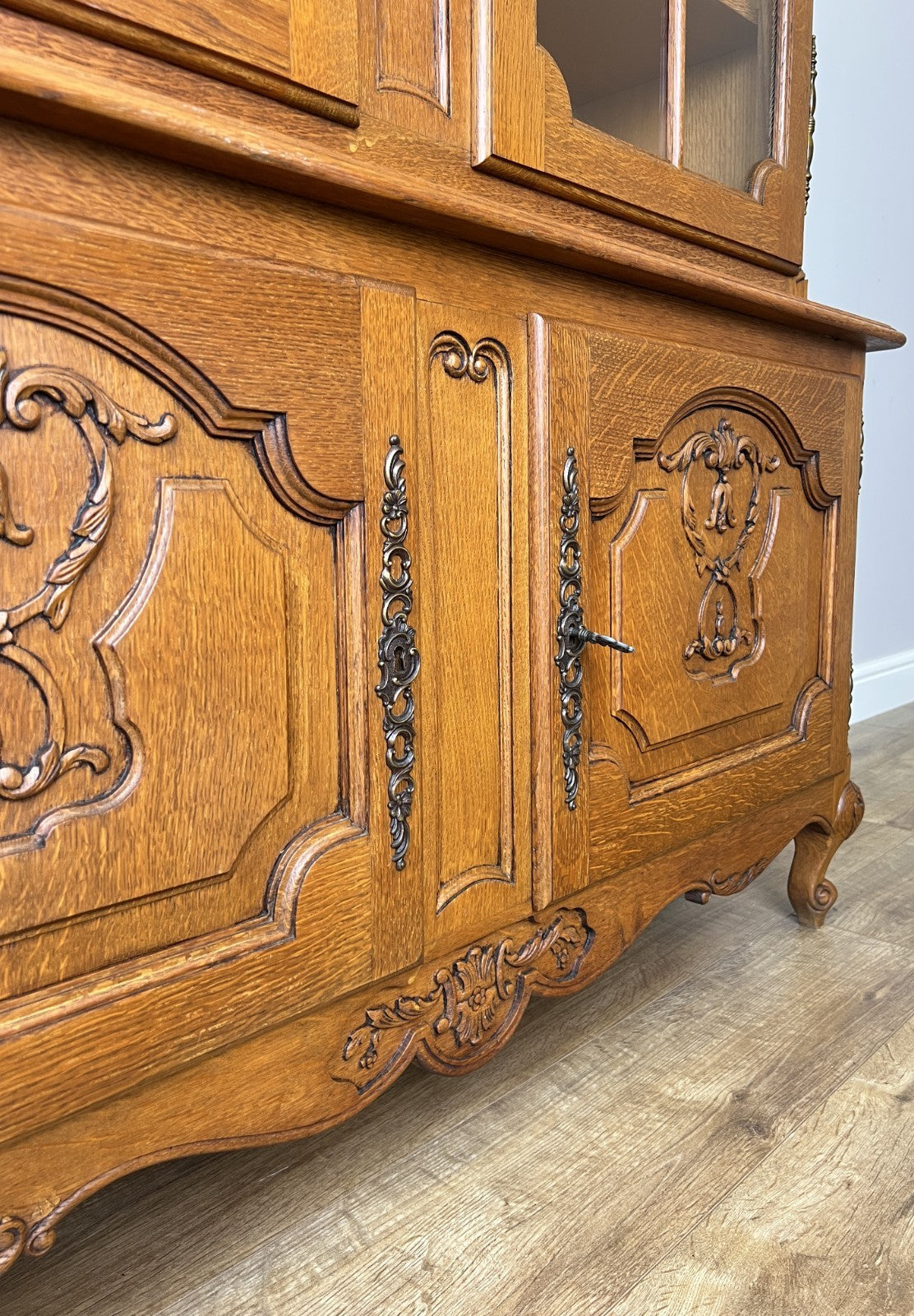 Bookcase Vintage French Louis XVI Oak Display Cabinet Carved Sideboard LOT 62839