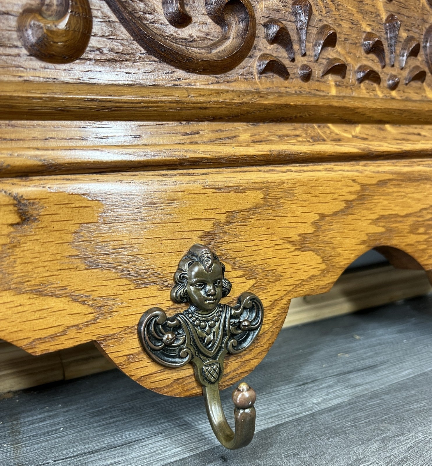 French Vintage Style Coat Rack Oak 4 Hooks Ornate Wall Shelf Coat LOT 46905