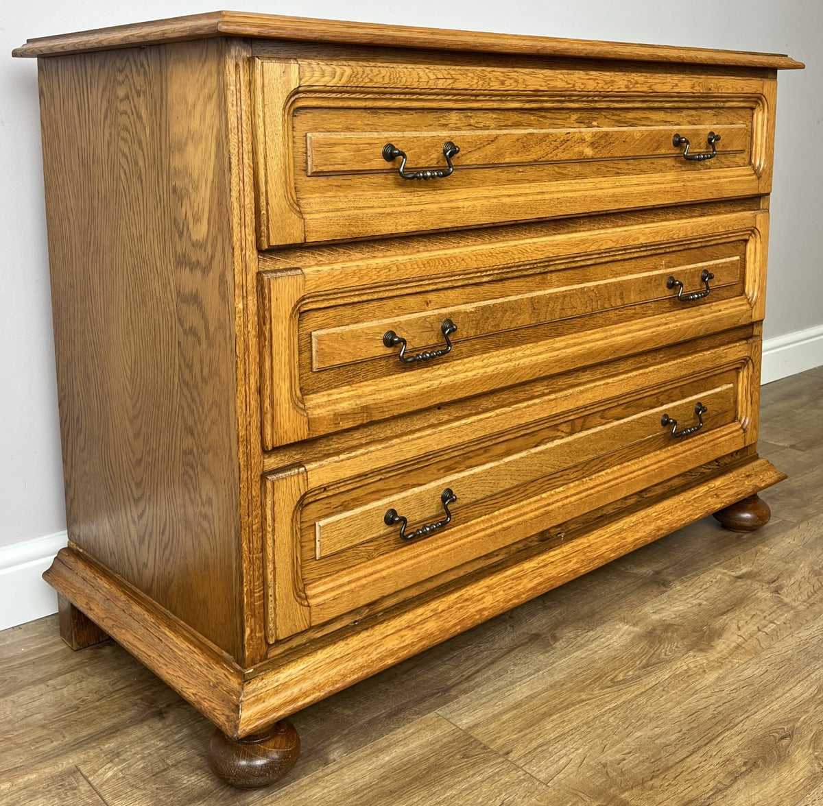 Chest of Drawers Vintage French Style 3 Drawers Carved Storage Cabinet LOT 62872