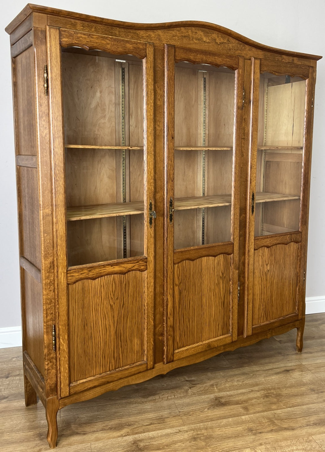 Bookcase Vintage French Louis XIV Oak Glazed Display Cabinet Sideboard LOT 6524