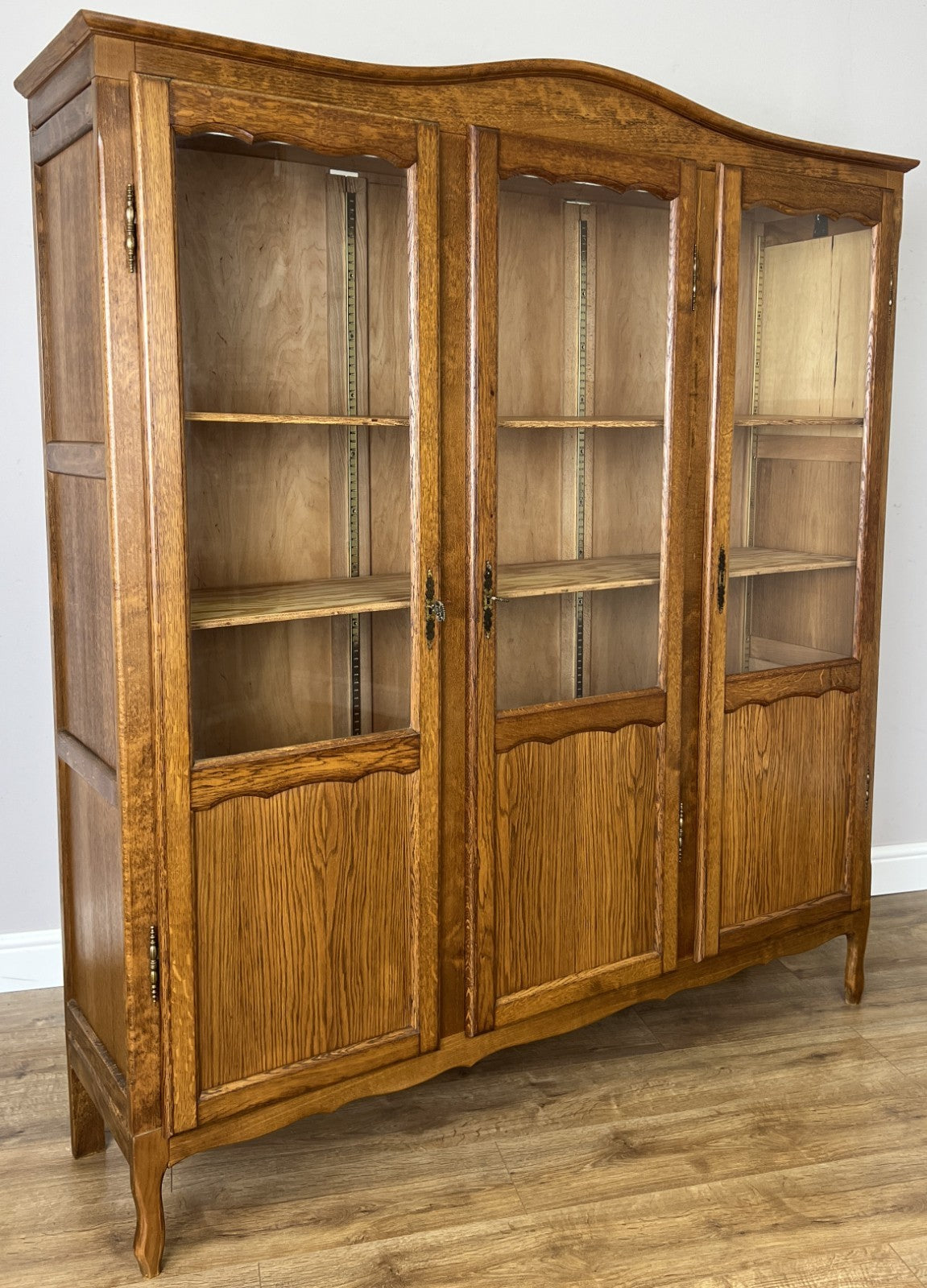 Bookcase Vintage French Louis XIV Oak Glazed Display Cabinet Sideboard LOT 6524