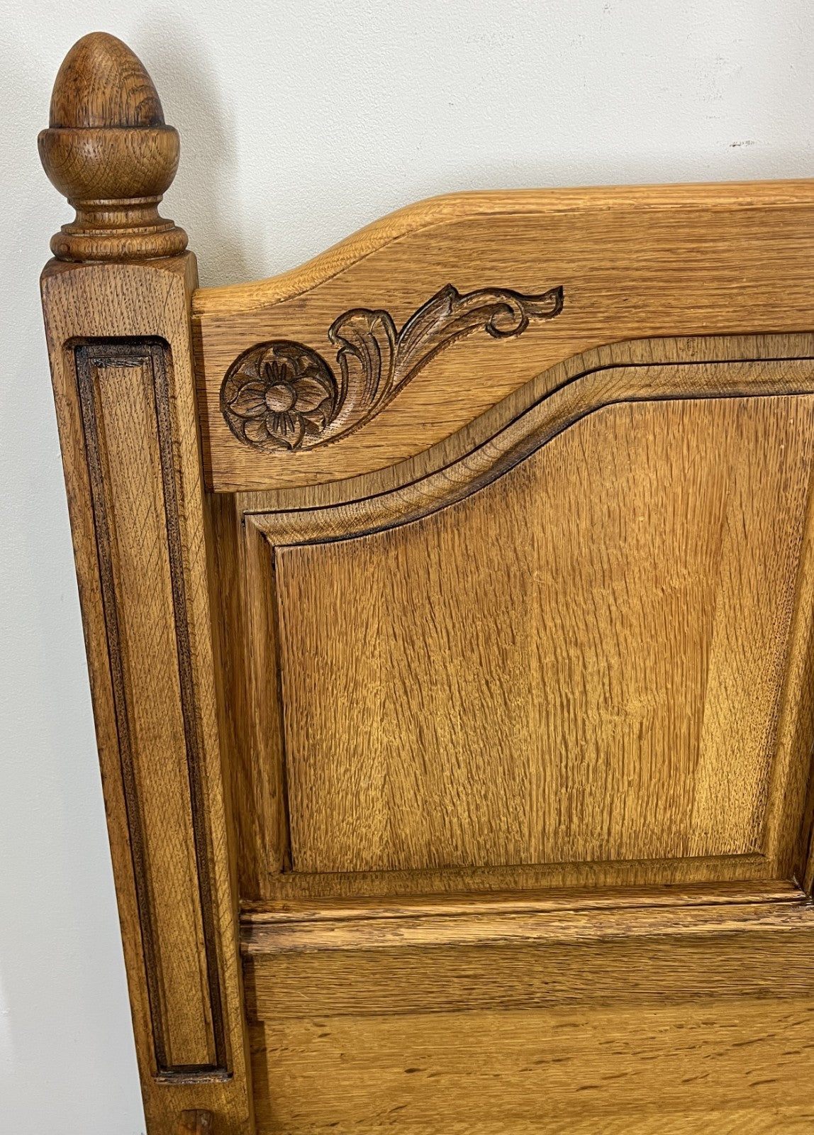 Bed Vintage French Style King Size Bed Frame Oak Carved Headboard LOT 46296