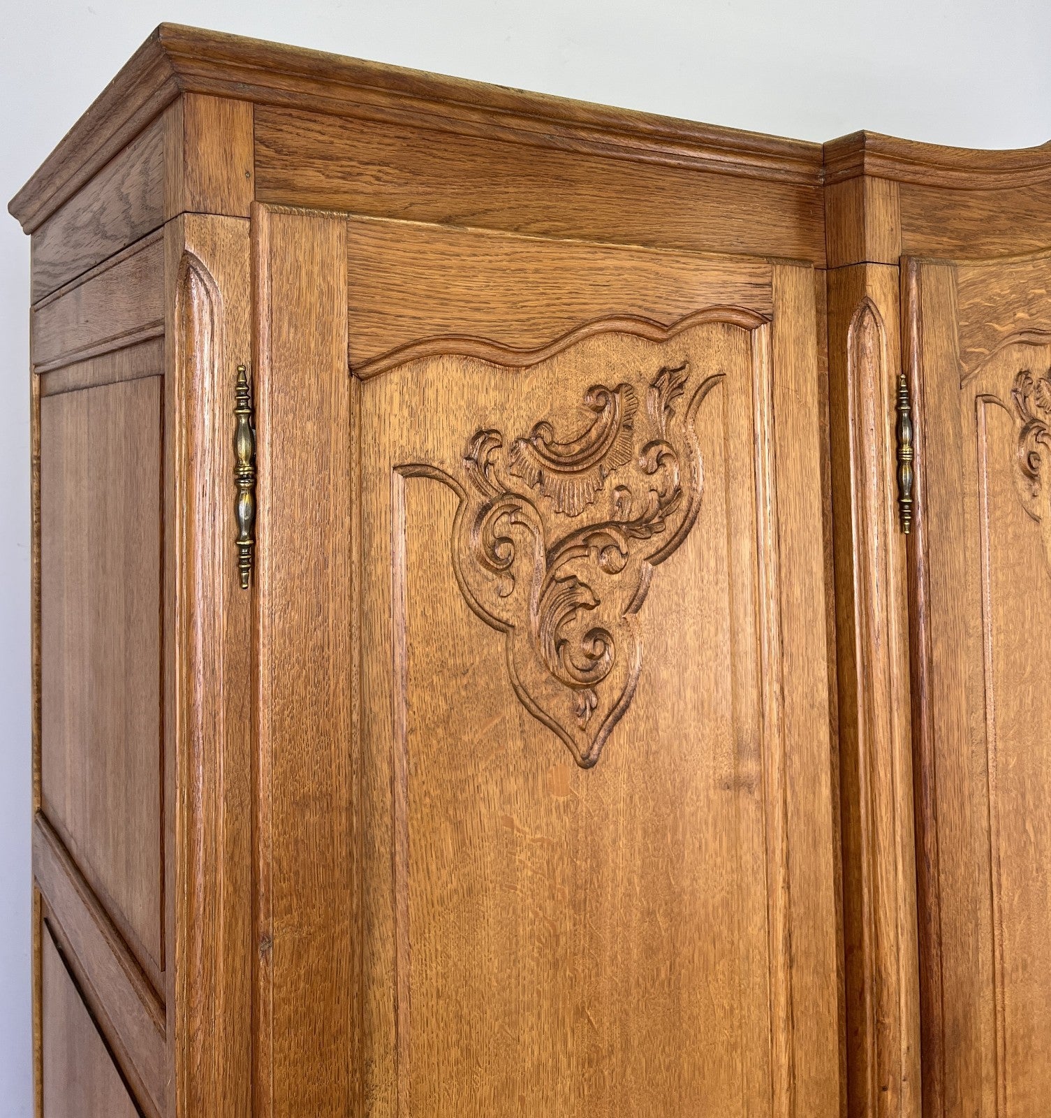 Wardrobe Vintage French Louis XVI Style Oak Four Door Carved Armoire LOT 63862