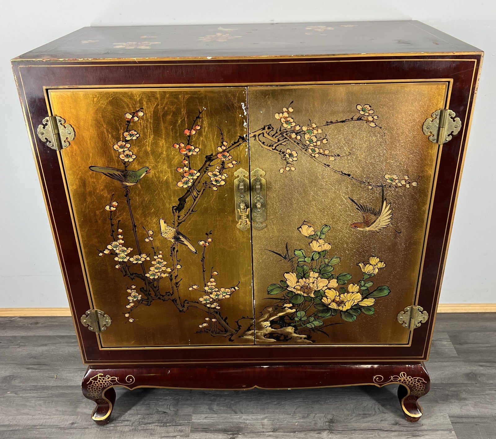 Cabinet Vintage Chinese Hand Painted Floral Bird Lacquer Sideboard LOT 43961