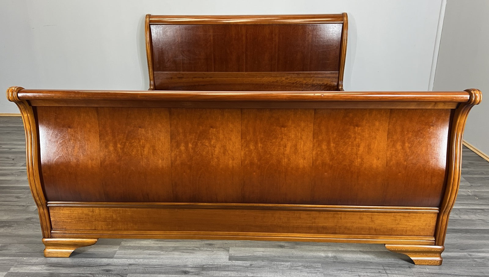 Bed Vintage French Style King Size Bed Frame Carved Headboard LOT 47832