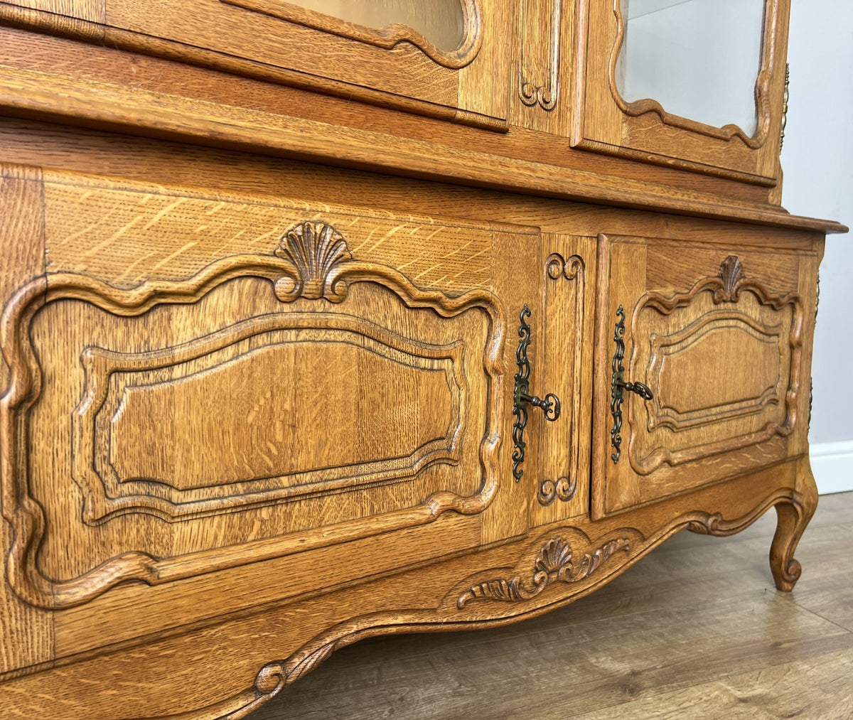 Bookcase Vintage French Louis XIV Style Oak Glazed Display Cabinet LOT 6490