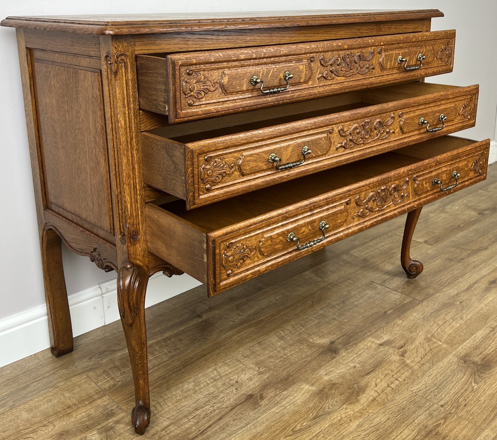Chest of Drawers Vintage French Louis Oak 3 Drawers Carved Cabinet LOT 626011