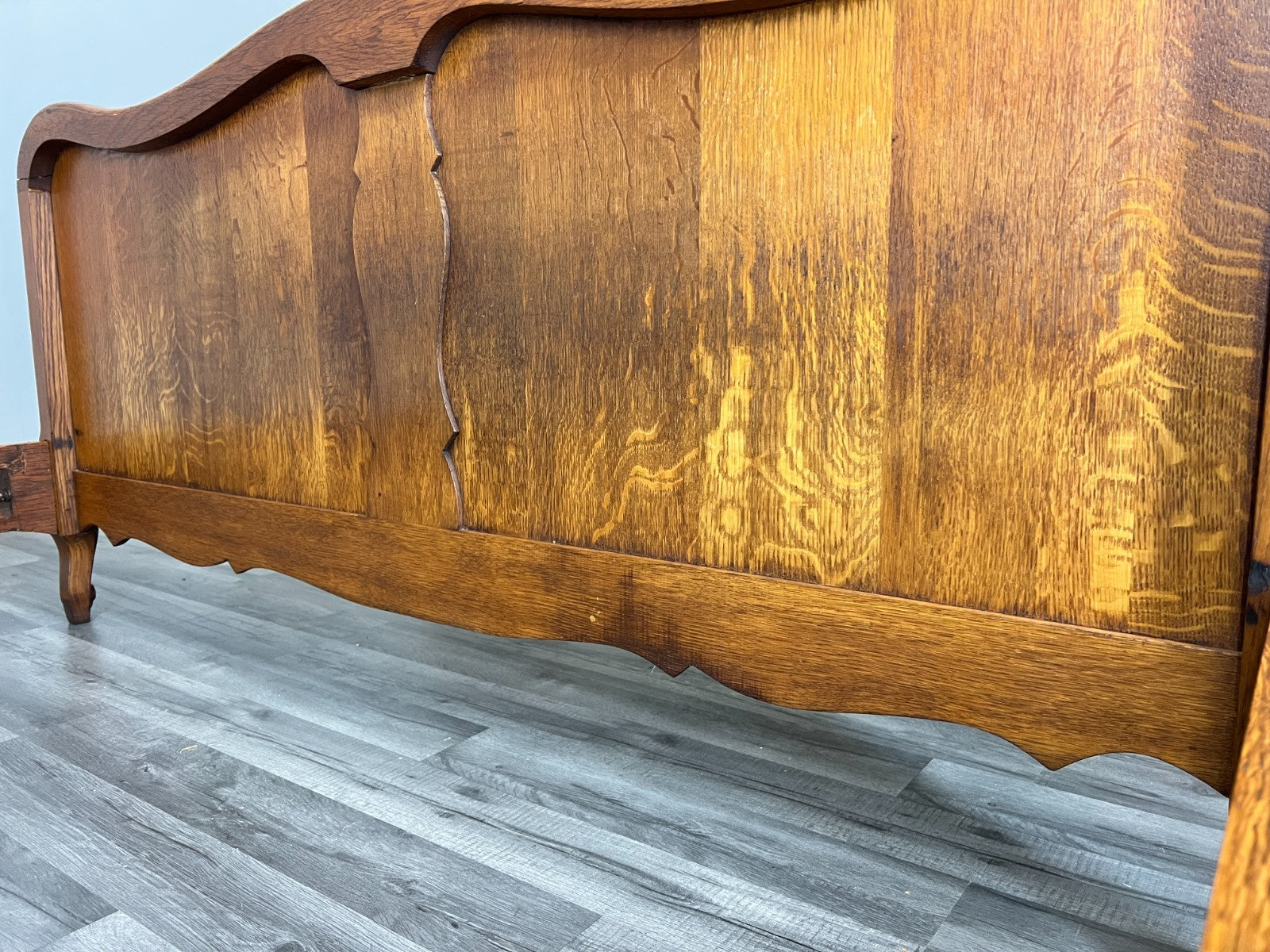 Bed Vintage French Louis Style Oak Double Bed Frame Carved Headboard LOT 473010