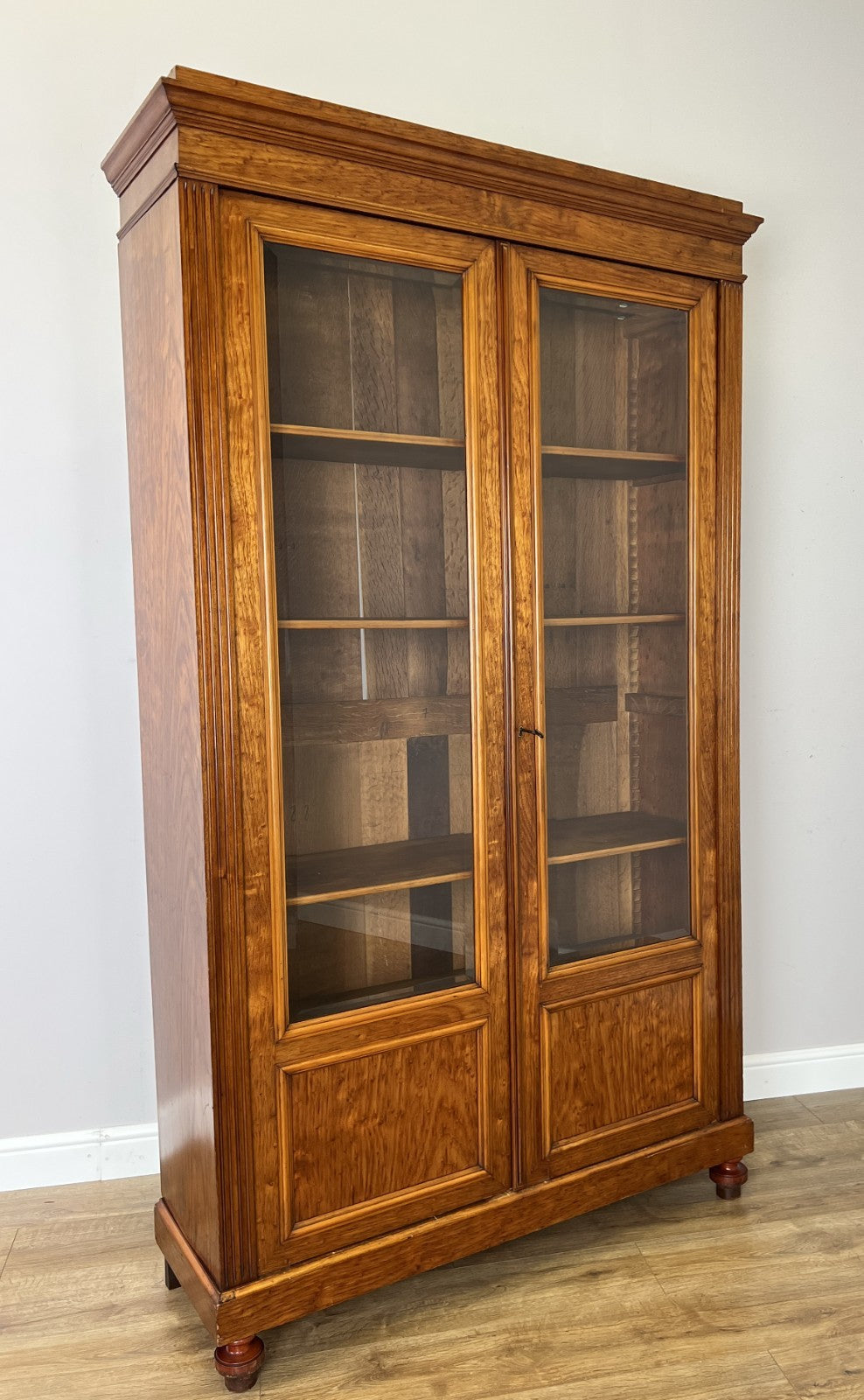 Bookcase Antique French Style Glazed Display Cabinet Walnut Sideboard LOT 6521