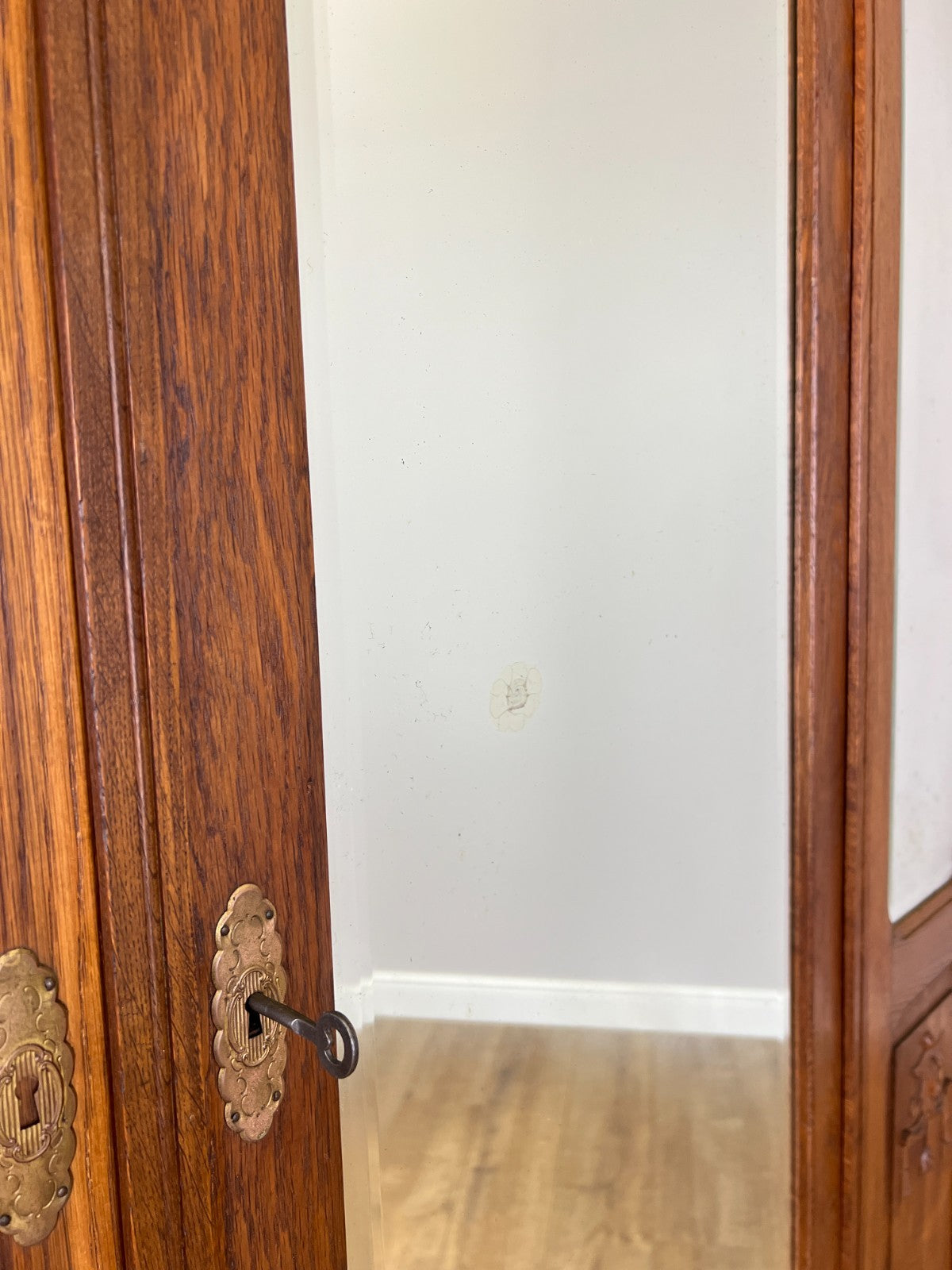 Wardrobe Antique French Oak Two Door Mirrored Carved Armoire Cabinet LOT 609712