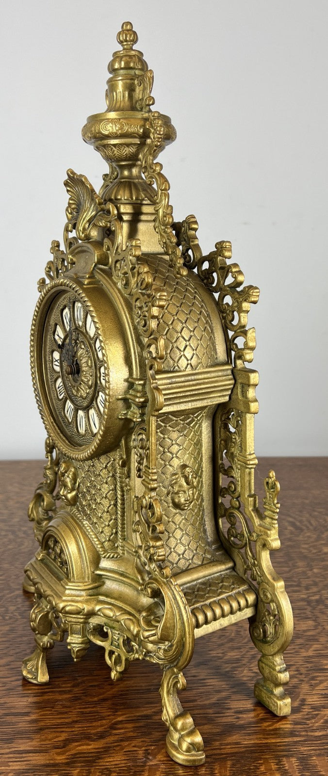 Clock Vintage French Style Decorative Ornate Table Mantel Clock LOT 47590