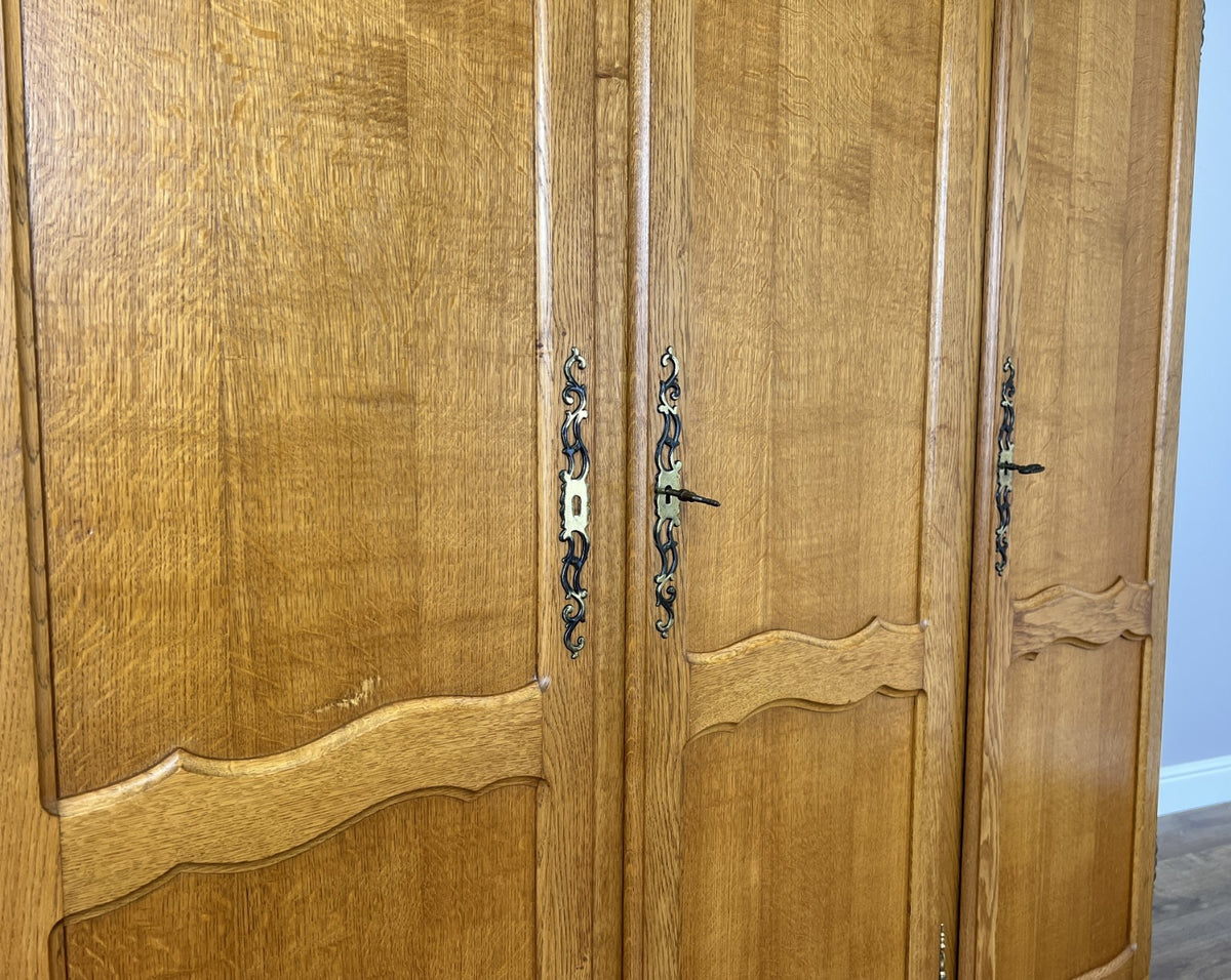 Wardrobe Vintage French Louis XVI Style Oak Four Door Carved Armoire LOT 6501