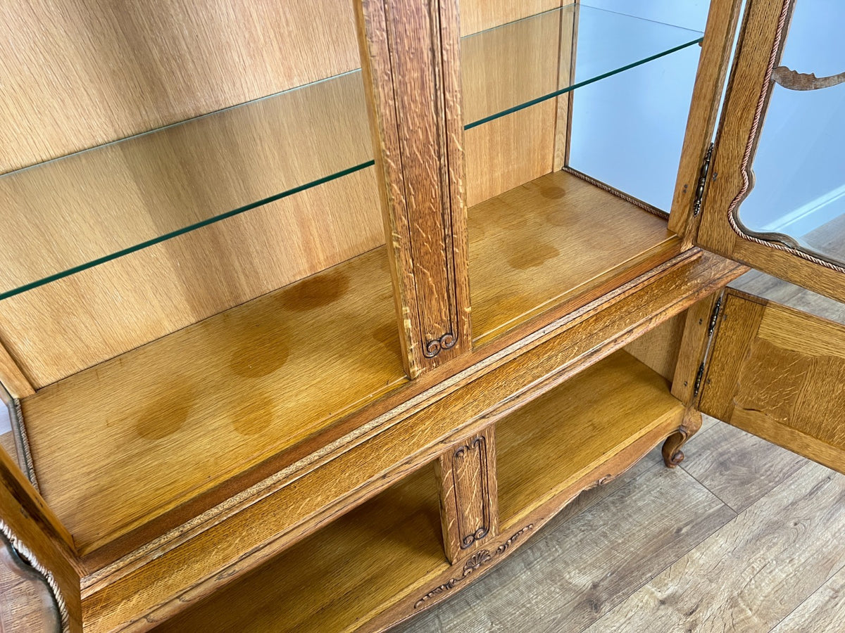 Bookcase Vintage French Louis XIV Style Oak Glazed Display Cabinet LOT 6490