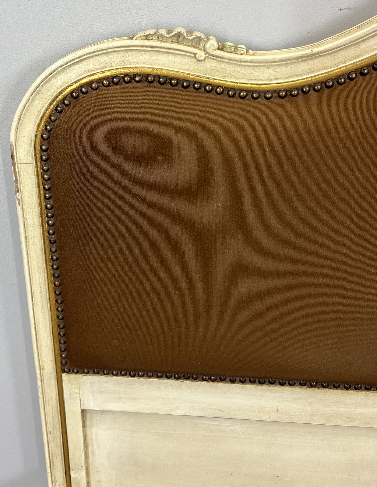 Bed Vintage French Shabby Chic Upholstered King Size Bed Frame LOT 48168