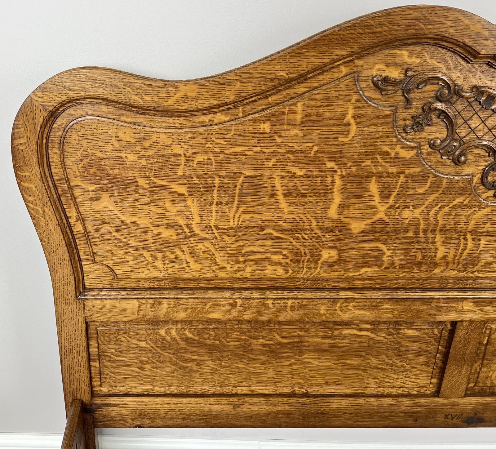 Bed Vintage French Louis XVI Double Bed Frame Oak Carved Headboard LOT 48768